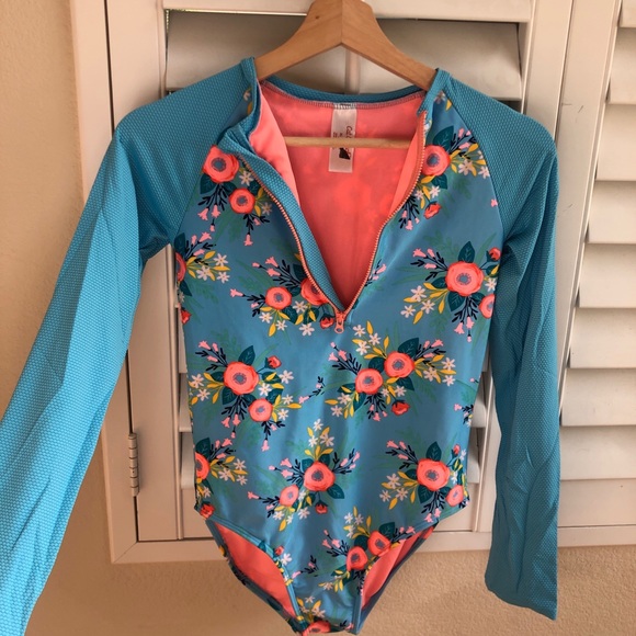 🚨 CAT & JACK - One Piece Bathing Suit - Picture 2 of 6